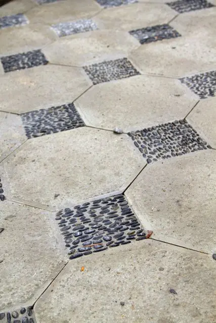 Black river rock inlay pavers